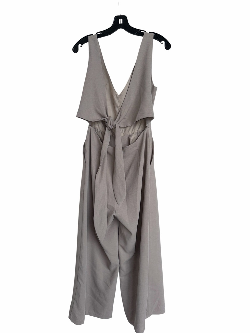 Dress Forum Los Angeles Dallas Jumpsuit in Dove size Small - Picture 4 of 10